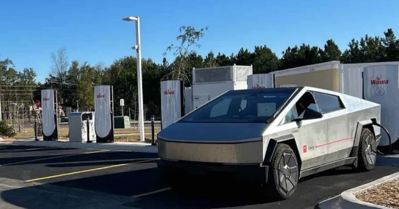 Electrek速览：股价看空、超充定价与芯片厂幕后配图