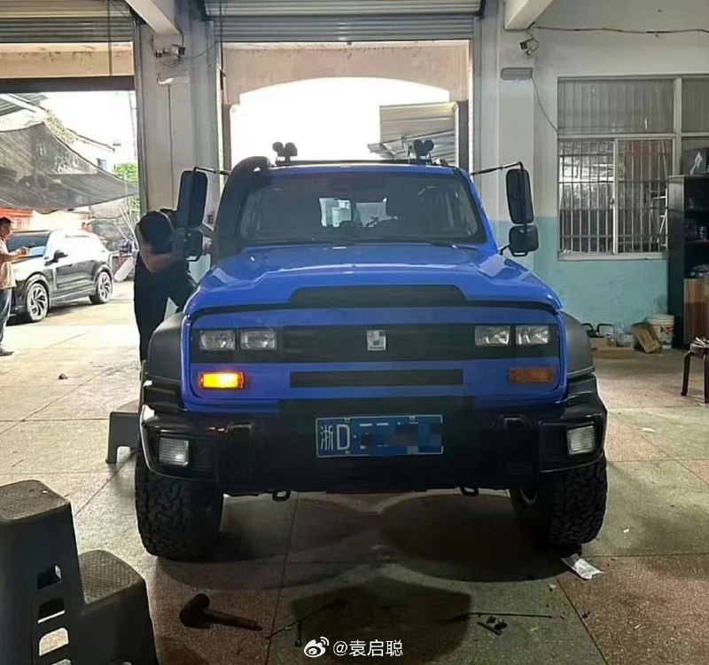 这是把坦克 300 爆改成什么了😂配图