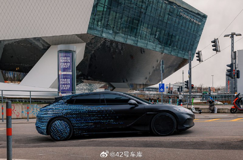 腾势的猎装车正式命名腾势 Z9 GT。配图