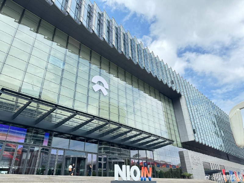 到NIO IN 现场了，上次来这里是理想MEGA发布会。 上海·世博中心配图