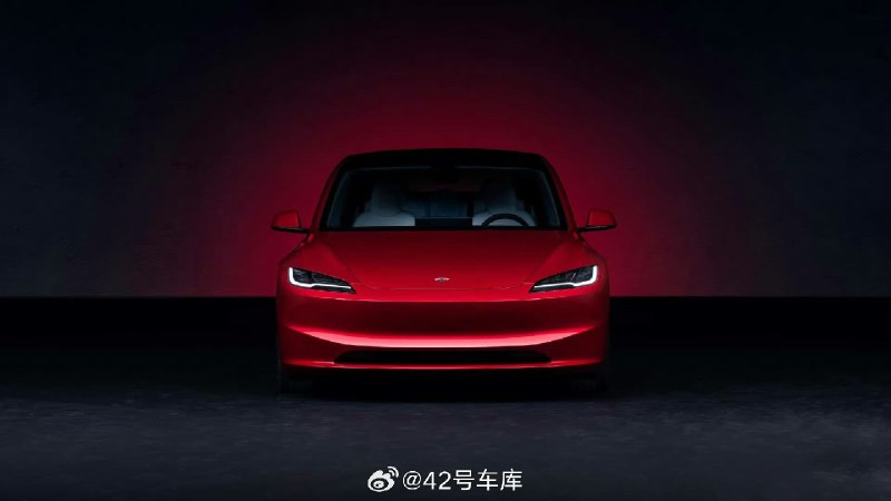 海外网友曝光了组 Model 3 Highland 的实拍图配图