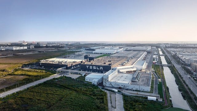 Tesla Giga Shanghai Is Completing the Production Line Setup for Model 3 Highland: Report配图