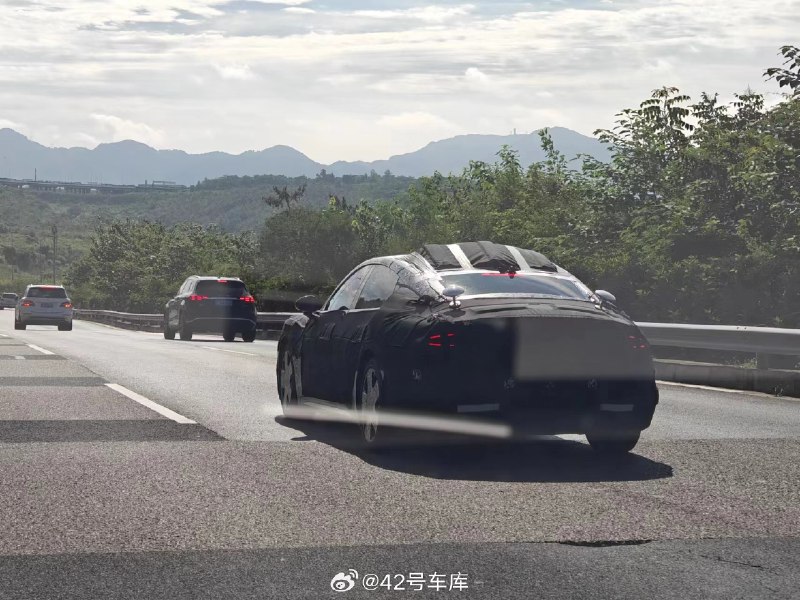 重庆拍到的谍照，大家知道这是什么车吗？配图