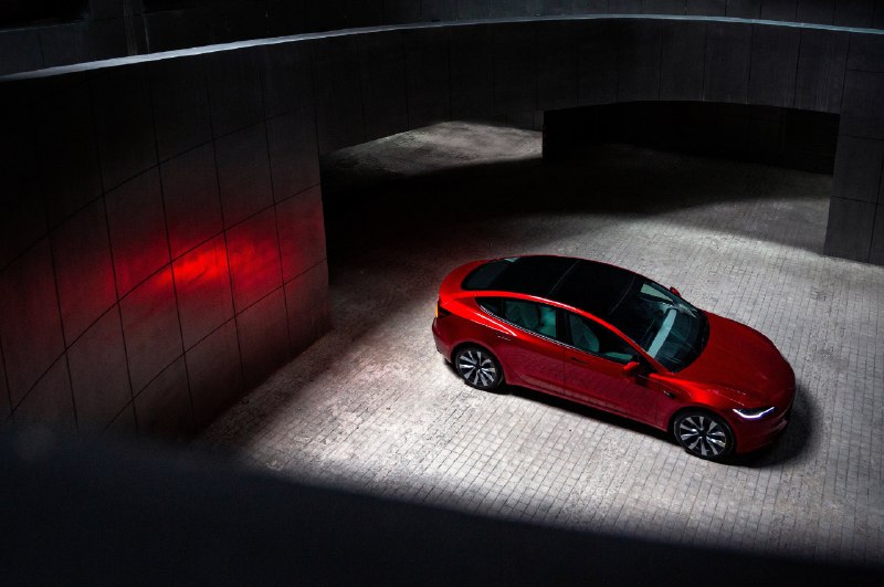 Model 3 Highland Ultra Red 官图一组配图