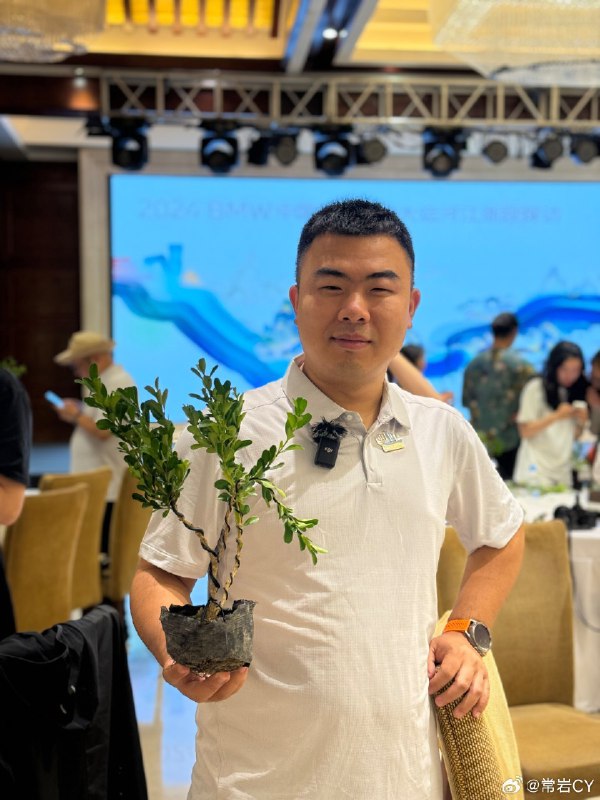 媒体老师认清自我再就业培训班进入第二天。配图