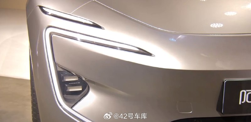阿维塔 12 的线上首秀来了。配图