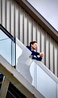 Elon gazing into the abyss of innovation, or just searching for his missing car keys? https://t.co/hXM1ScxlPJ配图