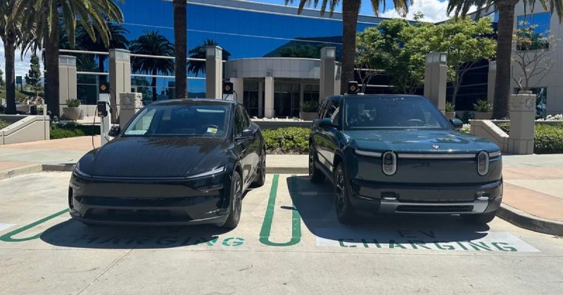 Rivian R2与特斯拉Model Y实车同框对比配图