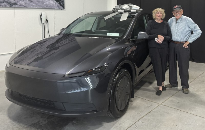 CleanTechnica 撰稿人分享事故后换购 Model Y 经历配图