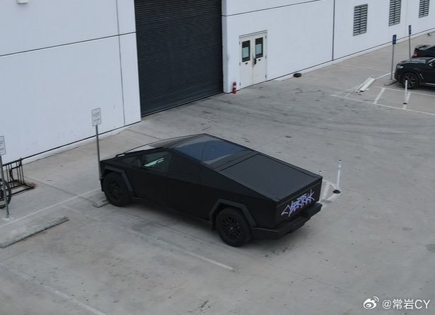 马斯克在财报上提到的 Cybertruck 进展有了实证。配图