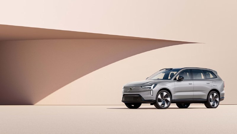 EX90 电动 SUV 量产时间再度推迟。配图
