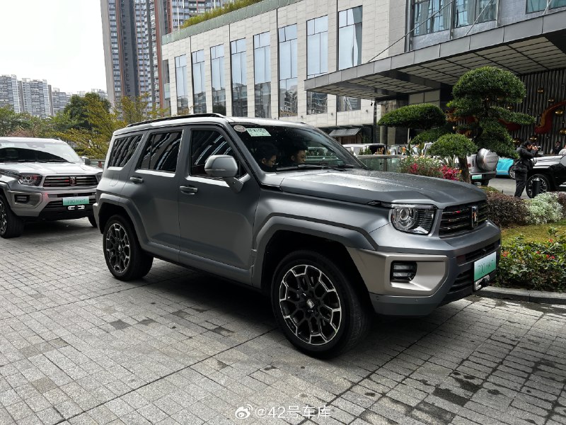 坦克 700 三种不同颜色，大家觉得哪台最好看？🤔配图