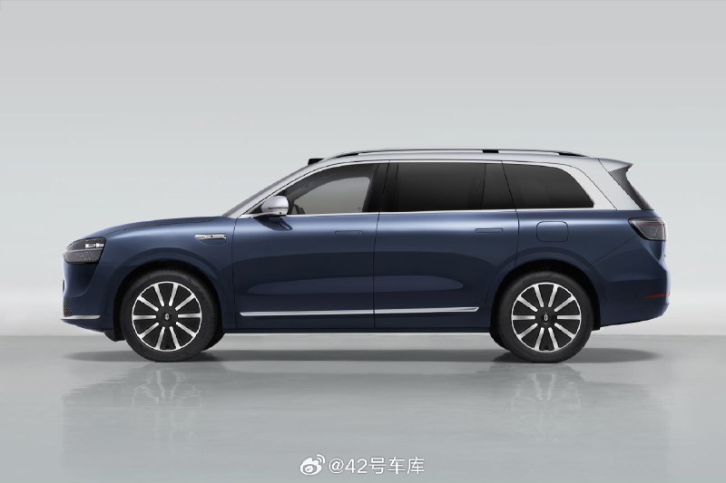 新 M7 上市不久后，AITO 问界 M9 登陆工信部公示名单。配图