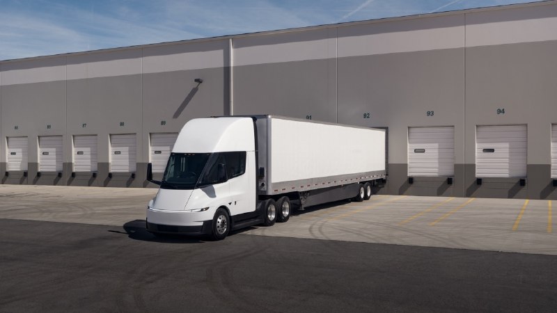 Tesla Semi 获 40 辆新订单，来自 Big F Transport配图