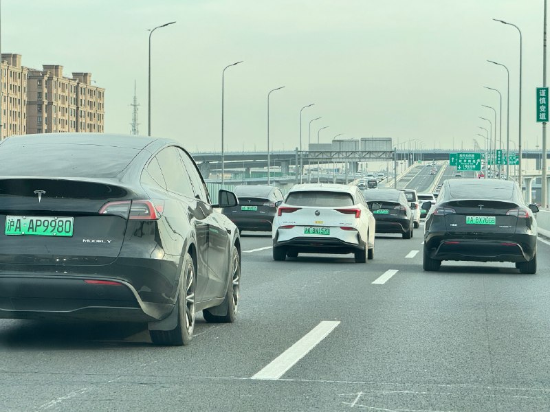 果然是全世界最畅销的车型，Model Y。配图