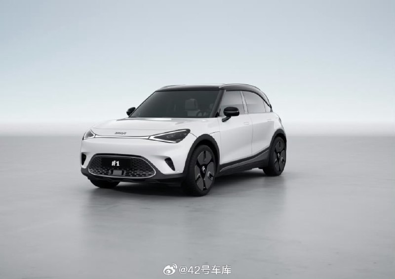 24 款 smart 精灵 1 号来了，这次推出 2 款配置车型，Premium 版 225,900 元起，Pro+ 199,000 元起，新车推出四重 BUFF，至高享 18000+ 权益。配图