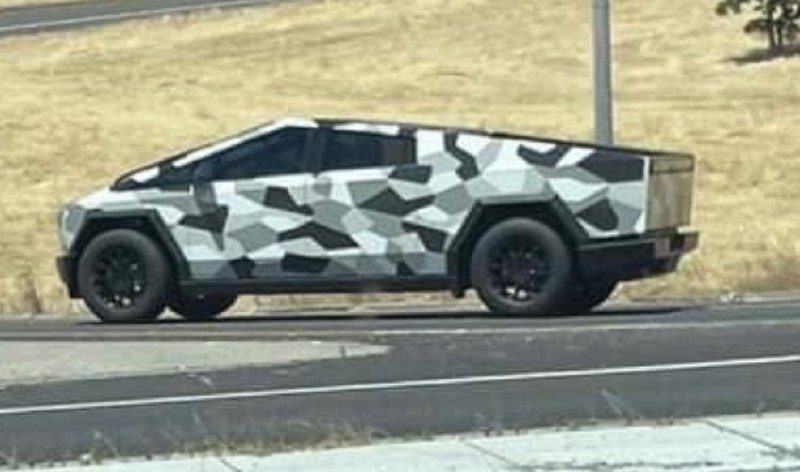 Sometimes I see angles of this thing & say to myself I can’t believe this is going to be a street legal truck that people can buy. Gonna be a sick vehicle. I’d be terrified if I were Ford or GM. It’s a game changer. It appeals to traditional & non-traditional truck buyers alike. https://t.co/HCWNkv4ebo配图