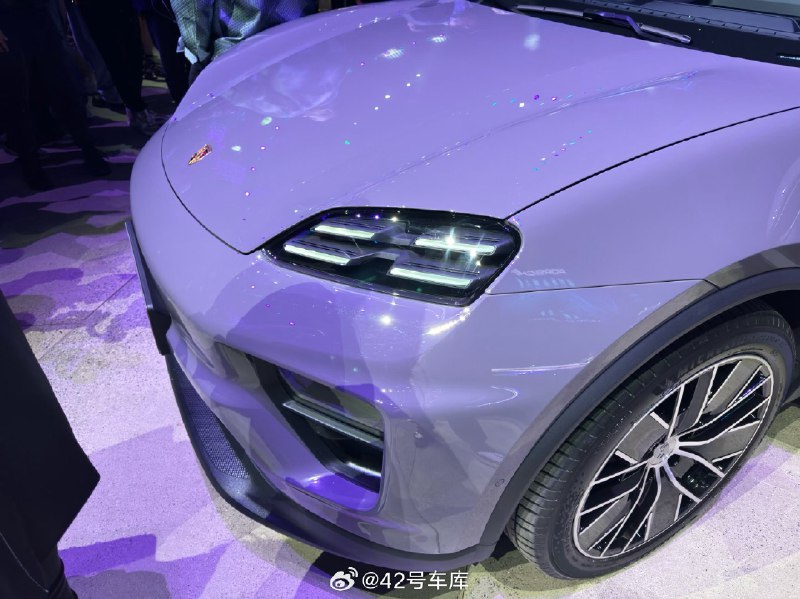 售价公布了，Macan 4 售价 72.8 万起，Macan Turbo 售价 96.8 万起，新款 Taycan 4 售价 103.8 万起[doge]查看图片配图
