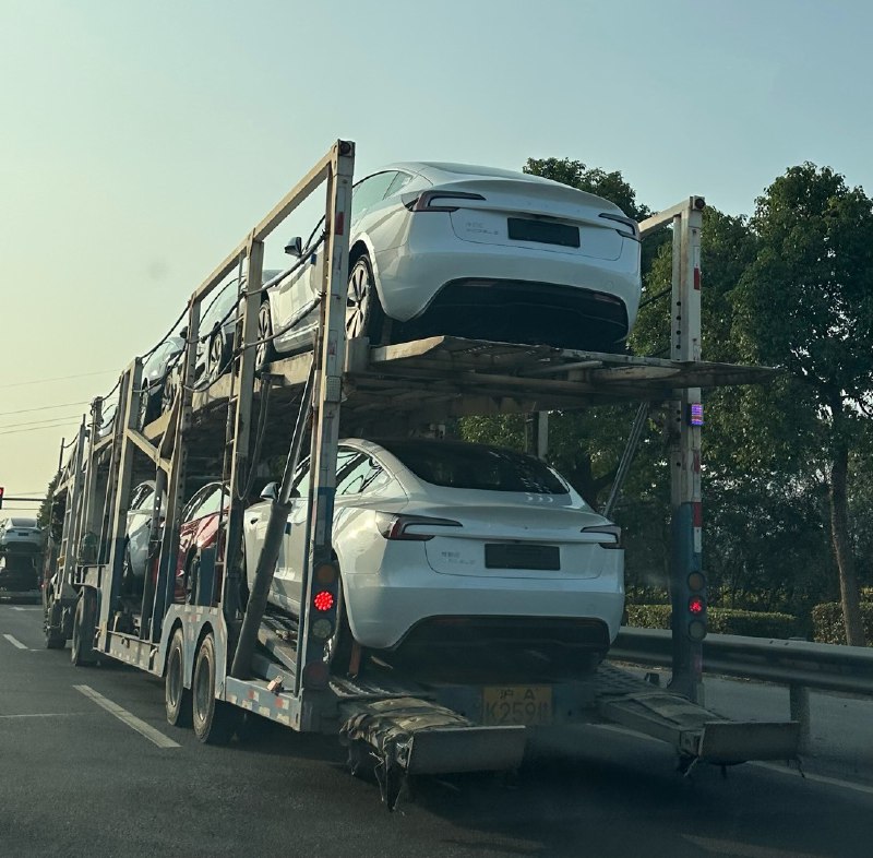焕新版 Model3 大批往外运，即将交付！配图