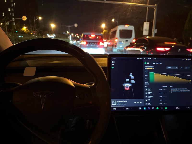 开回 Model 3 ，最满意这台车的三样东西：配图