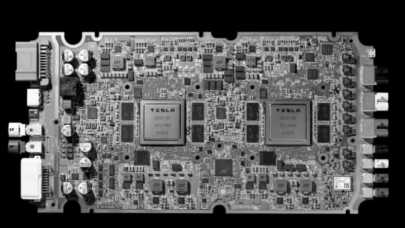 InsideEVs分析特斯拉为旧车升级FSD需建微工厂配图