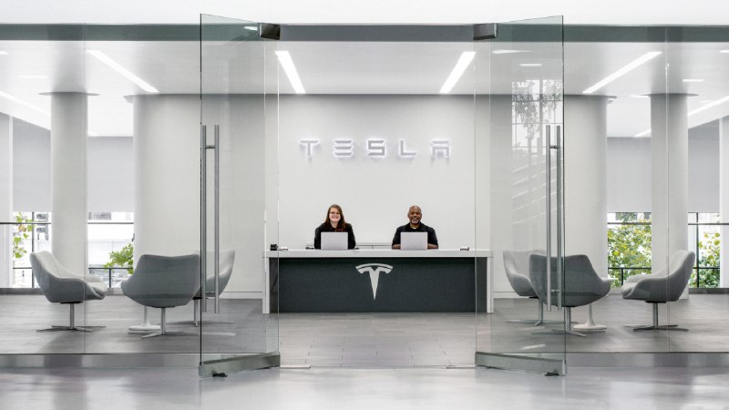 Tesla opened 68 new stores/service centers globally in Q2, up 29% YoY. https://t.co/4slq9JJpNy配图