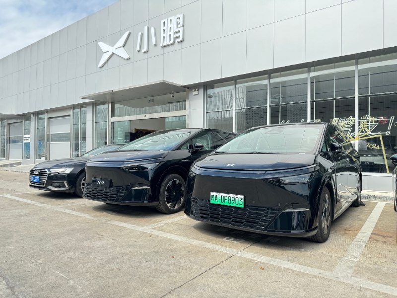 别急！四驱双电机的 X9 还在火速赶来的路上，正式开跑估计要到明天上午！😄配图