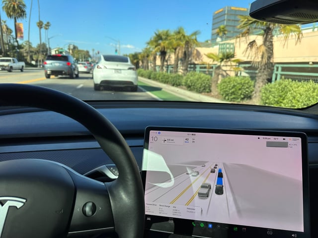 Tesla starts rolling out FSD Beta 11.4.6 (2023.7.26) to non-employees配图