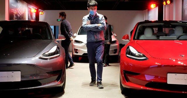 Tesla wants EPA to finalize tougher vehicle emissions rules requiring 69% of vehicles be EVs by 2032.配图
