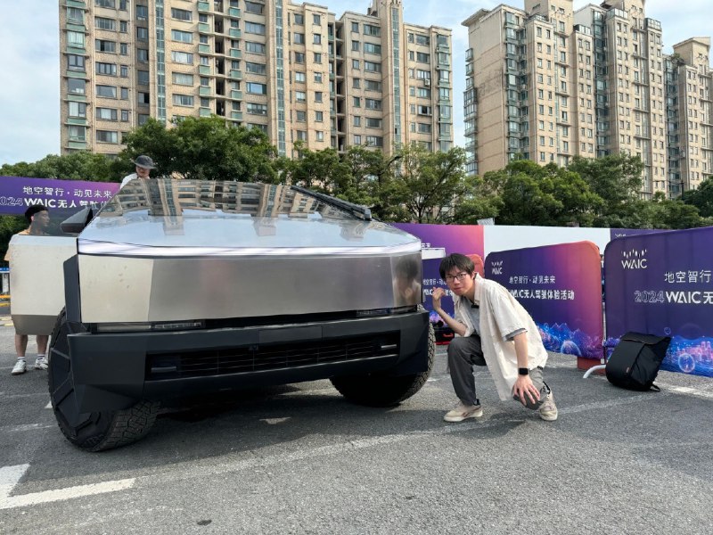 时隔五年，我们再次拍摄了 Cybertruck，大家有什么好奇的吗配图