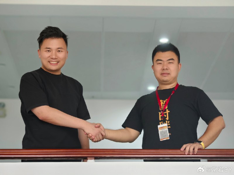 见到了车圈周杰伦@周金开 ，于是我脑袋顶上的灯泡💡就被点亮了[doge]柳州·上汽通用五菱汽车股份有限公司配图