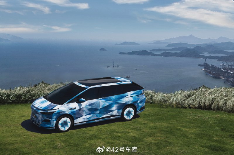 小鹏官曝 X9 谍照。配图