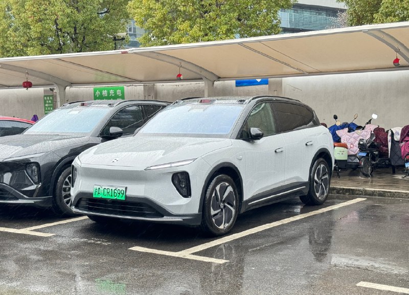 现在周围朋友让我推荐 30 多万的车，我几乎都直接推ES6。配图