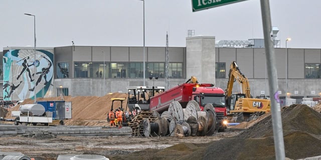 Tesla Outlines Plan to Create Largest Auto Factory in Germany配图