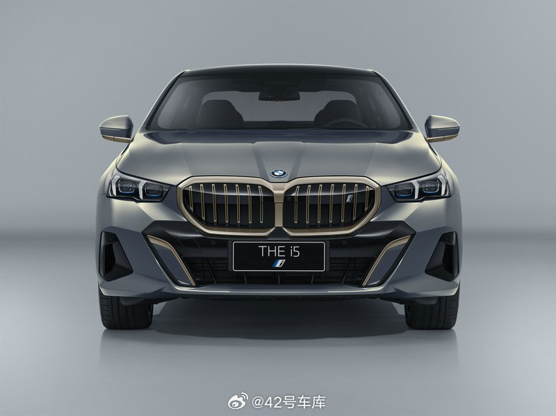 宝马新 5 系长轴距版全球首发，同时包含纯电车型 i5，全新 5 系将在 2024 年 1 月底上市，并陆续交付配图
