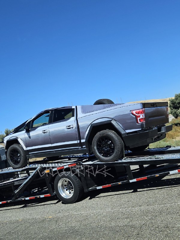 Good to see Ford F-150 Lightning production is ramping up.配图