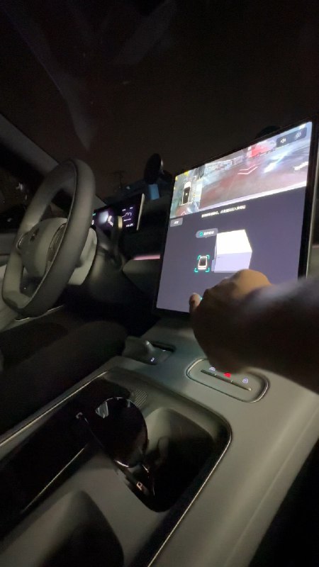晚上喝了一杯酒精饮料，距离家2km，还得叫个代驾。配图