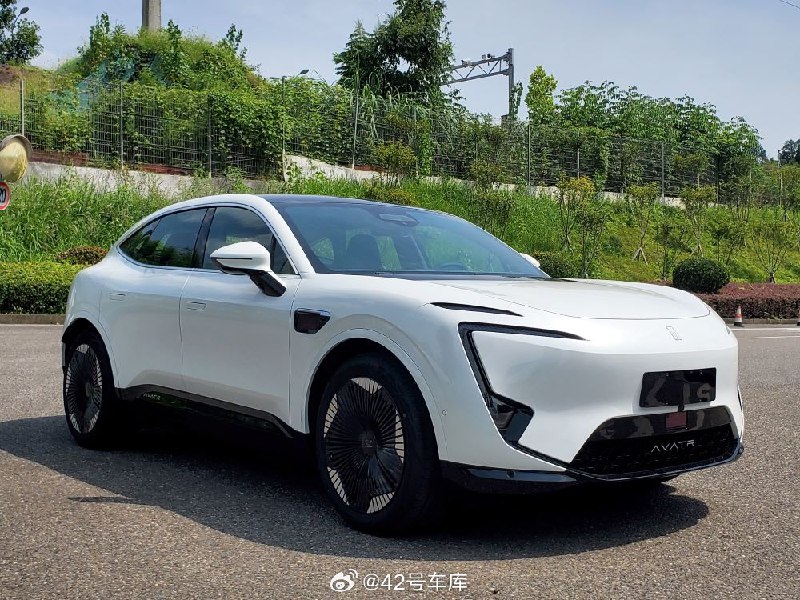 新版阿维塔 11 上工信部了。配图