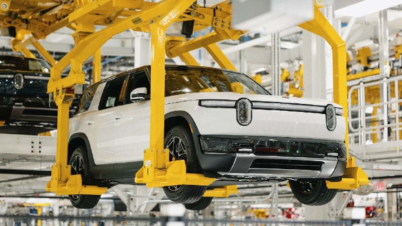 InsideEVs分析Rivian R2车型正式投产配图