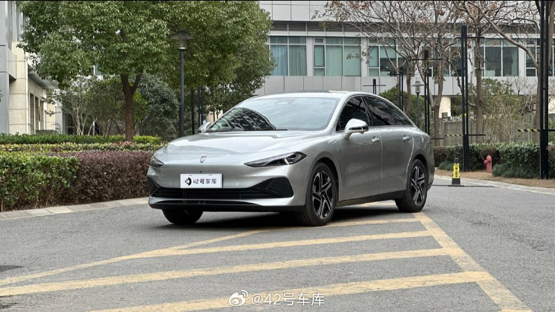 荣威 D7 DMH 马上要到了还车的时候了，是时候来总结一下这台车。配图