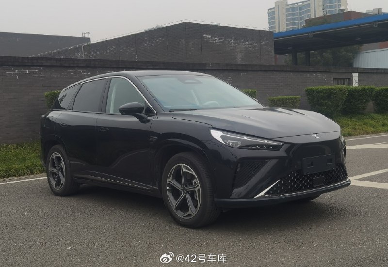 哪吒 L 登录工信部。配图