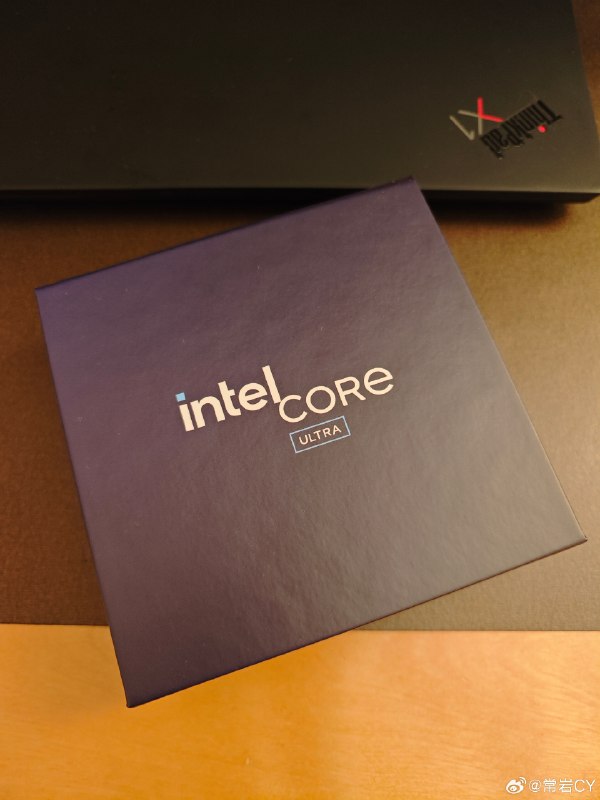 月色之中,intel 提前揭开月之女神的面纱。配图