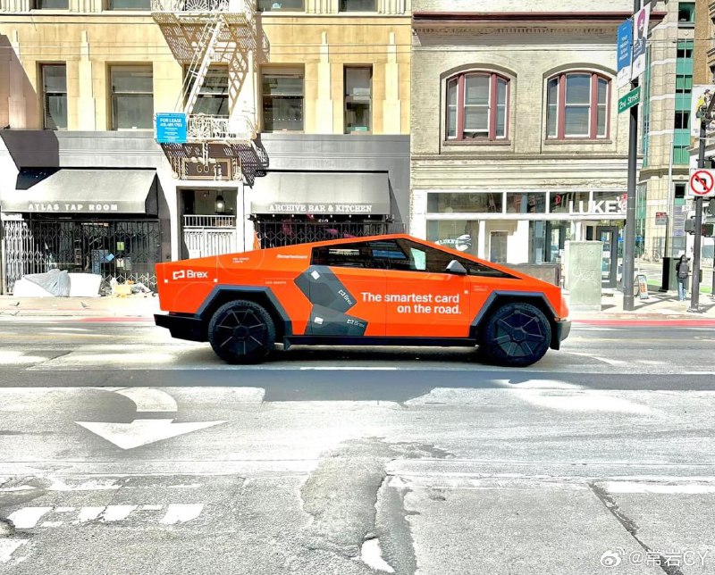 第一批交付的 Cybertruck 纷纷进军一个新行业：配图
