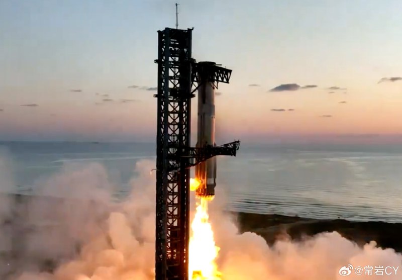 #SpaceX星舰进行第五次试飞#配图