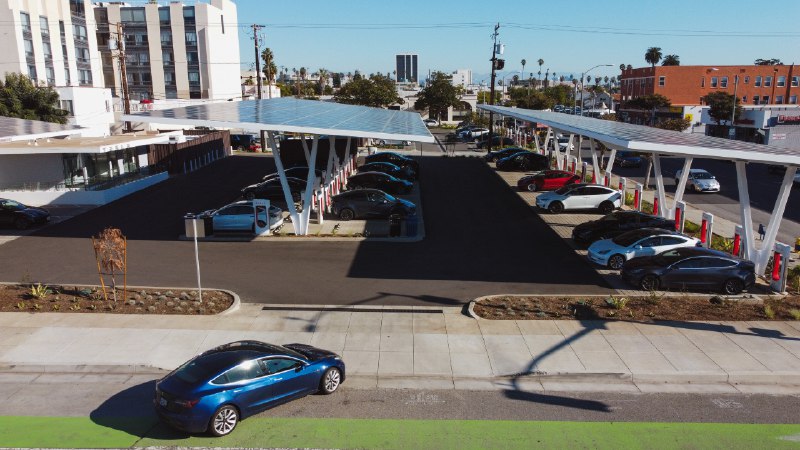 Re Supercharging powered by the sun: 34.9 million views https://twitter.com/Tesla/status/1605590368841388033?s=20配图