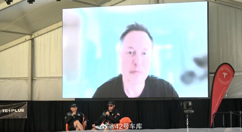 马斯克最近在采访中表示，特斯拉全自动驾驶模型的参数已增加了 5 倍，规模将很快达到 20GB。配图