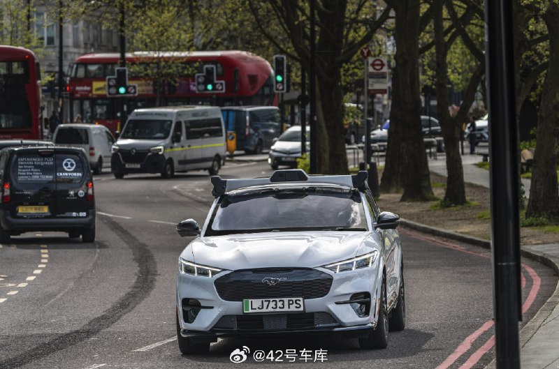 英国知名自动驾驶创业公司 Wayve，获得了来自英伟达、微软等投资方的超过 10 亿美元投资。配图