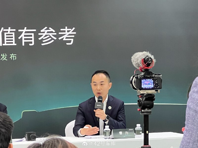 零跑高级副总裁曹力介绍到 C10 截止到昨天的订单量已经达到了 45,000 辆，并且目前的消费群体跟预期很相符，整体都要偏年轻化。配图