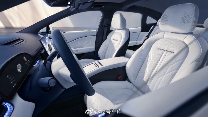 扫码回复「极氪」加入极氪 007 兴趣群😆查看图片配图