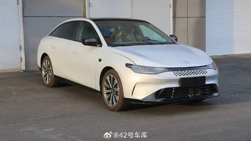 零跑 C01 增程版登录工信部。配图